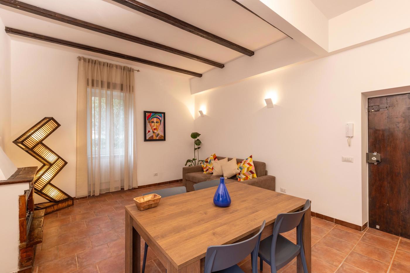 Bilocale arredato in affitto a Roma