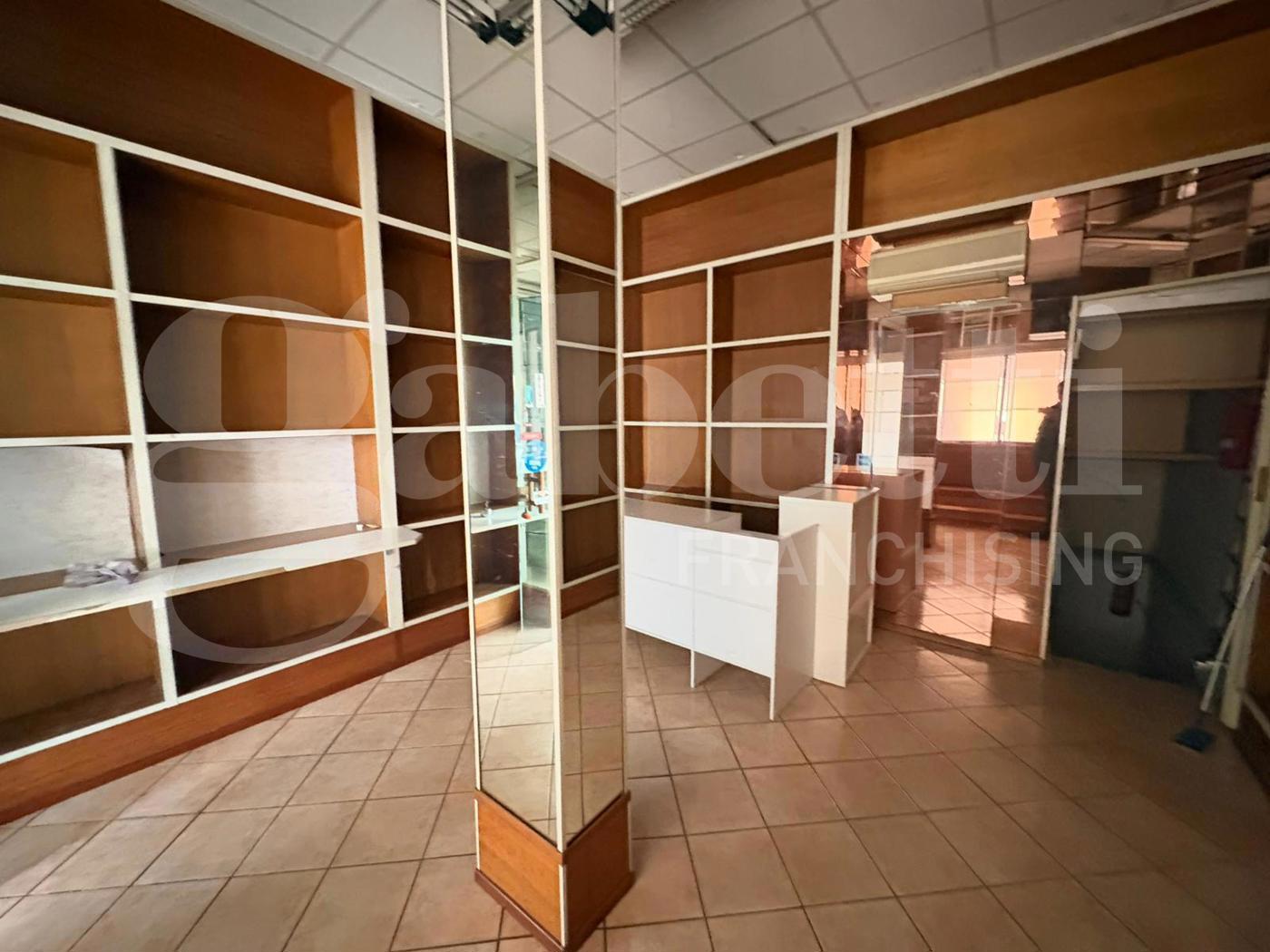 Negozio in affitto a Roma