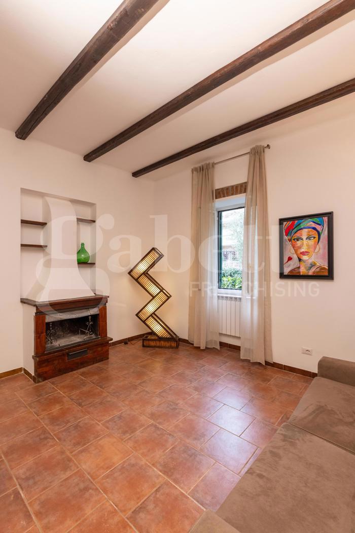 Bilocale arredato in affitto a Roma