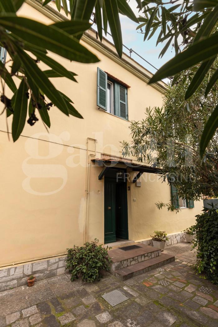 Bilocale arredato in affitto a Roma