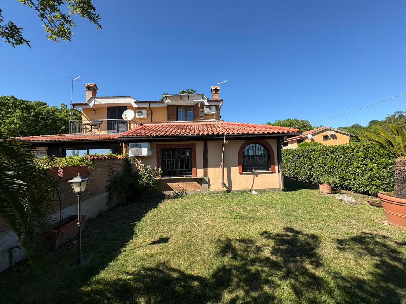 Villa Bifamiliare in vendita a Trevignano Romano