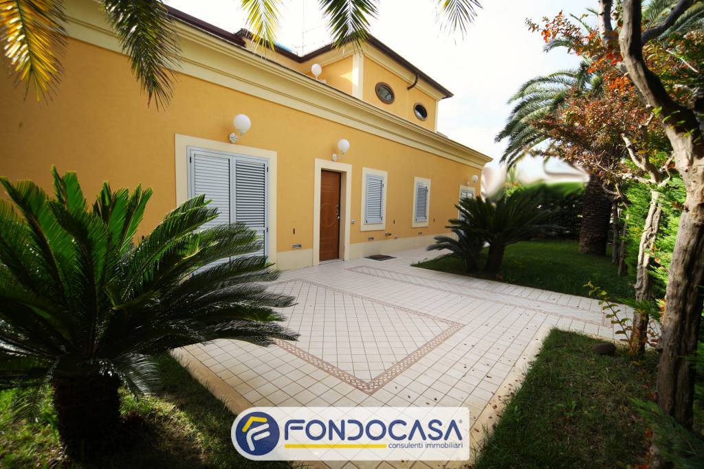 Villa con terrazzo, San Benedetto del Tronto porto d'ascoli