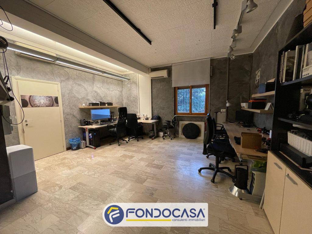 Studio/Ufficio in vendita a Ascoli Piceno, Campo Parignano