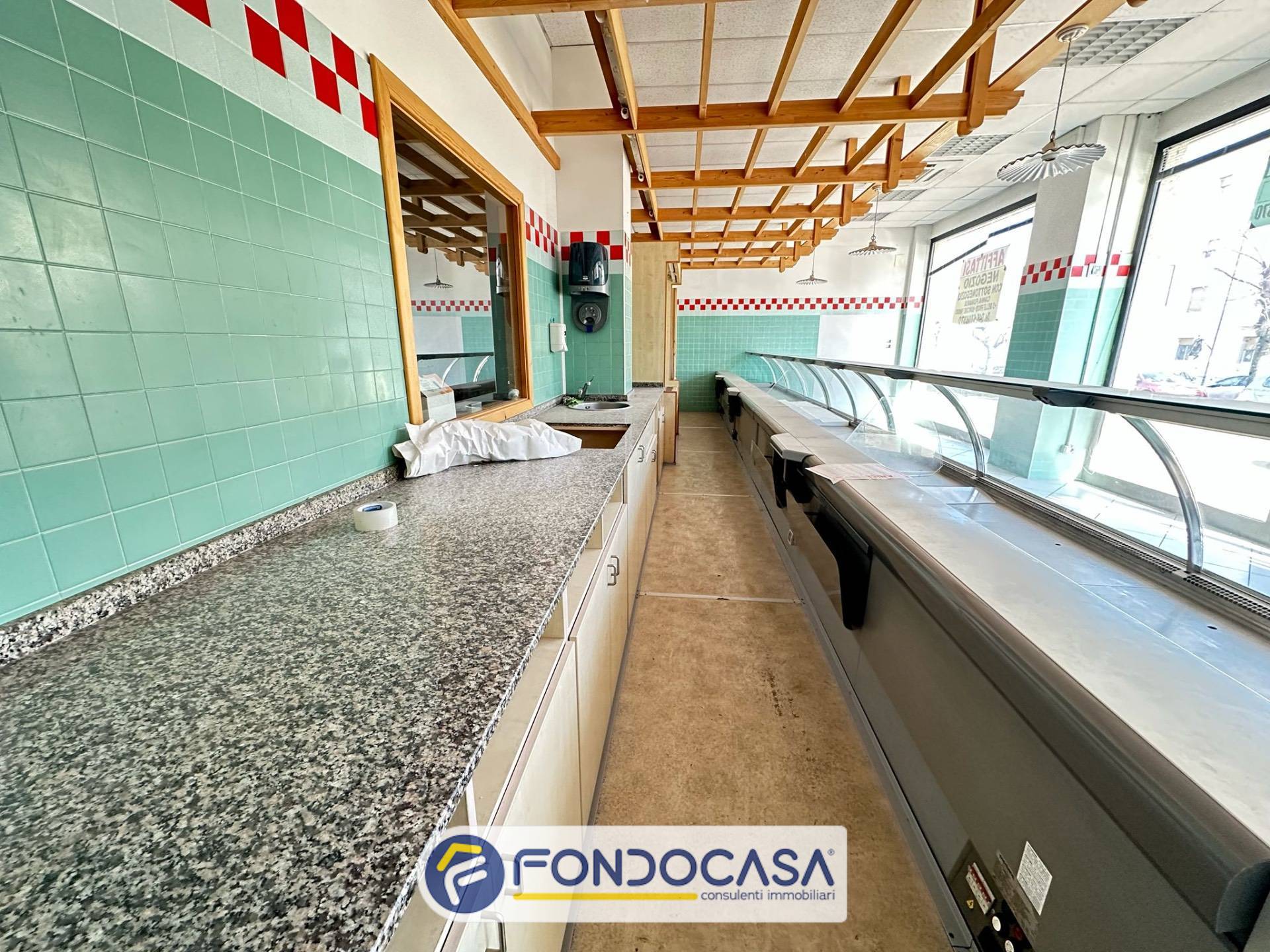 Locale commerciale in affitto a Ascoli Piceno, Porta Maggiore