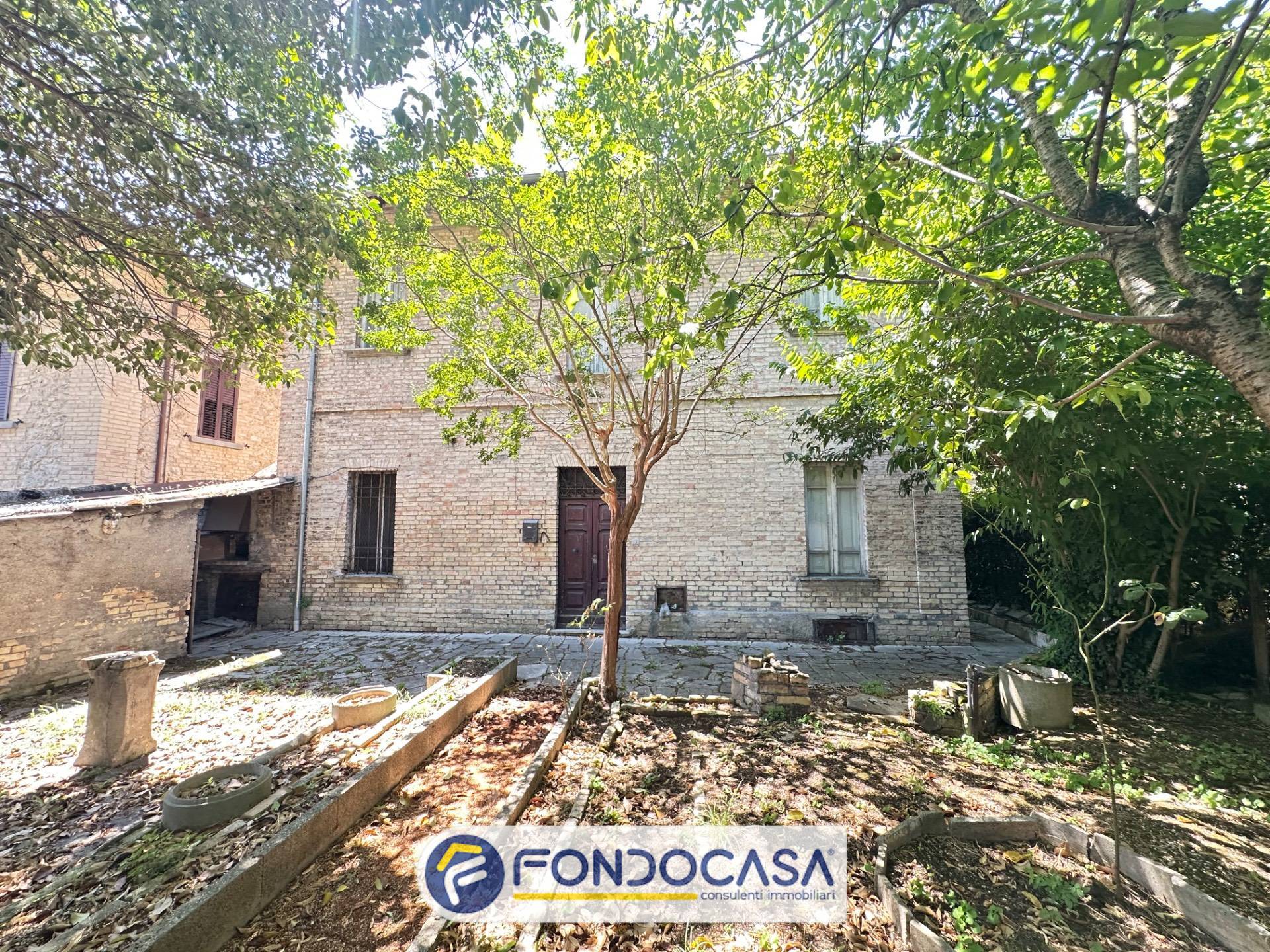 Casa indipendente in vendita a Ascoli Piceno, Croce di Tolignano