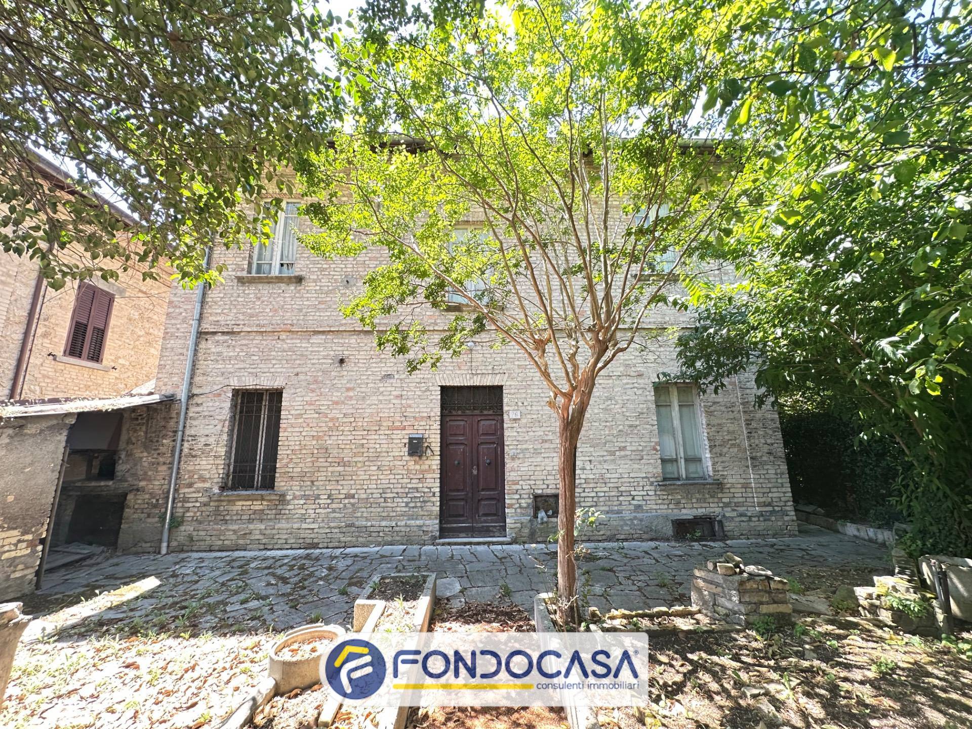Casa indipendente in vendita a Ascoli Piceno, Croce di Tolignano