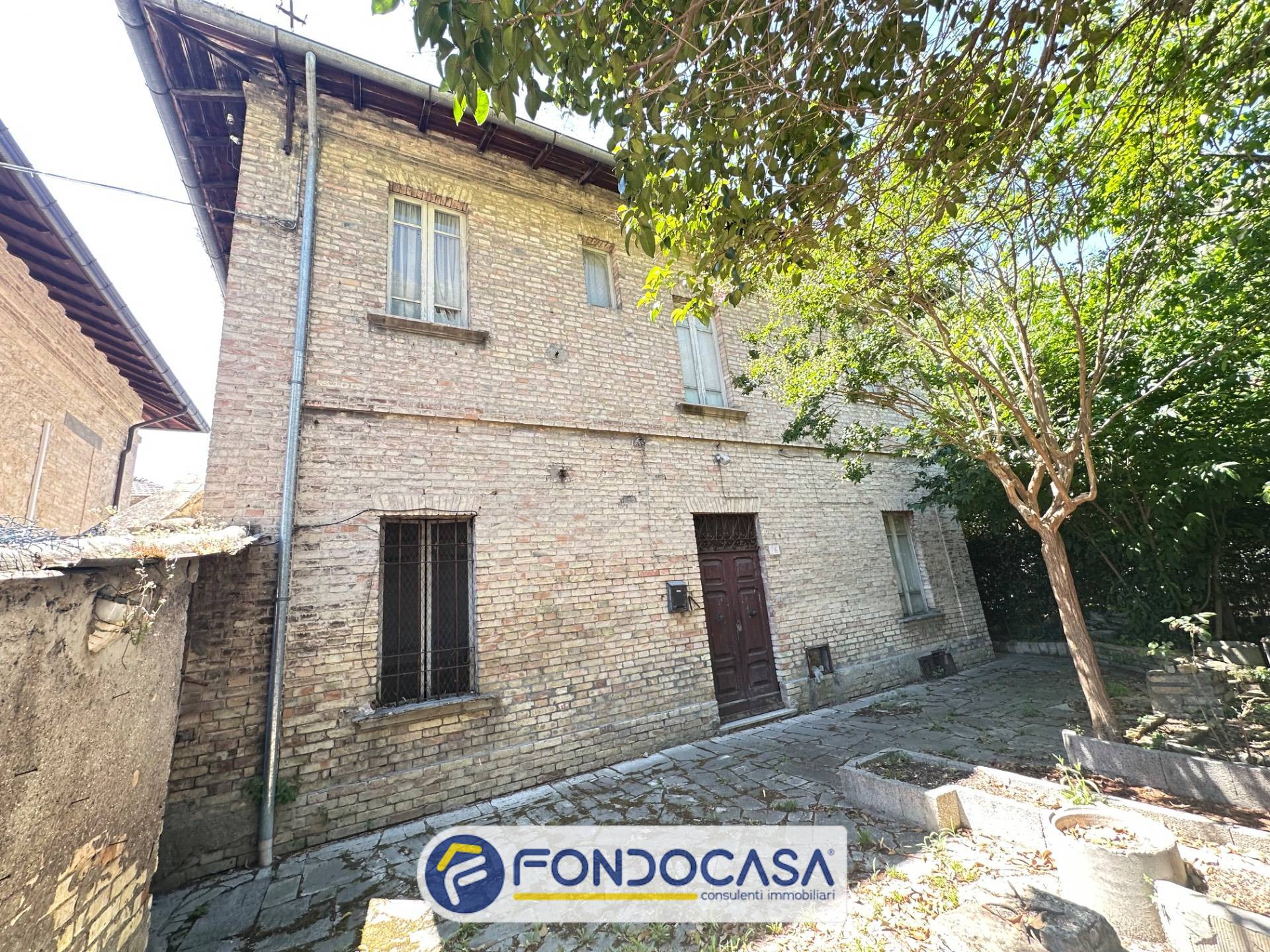 Casa indipendente in vendita a Ascoli Piceno, Croce di Tolignano