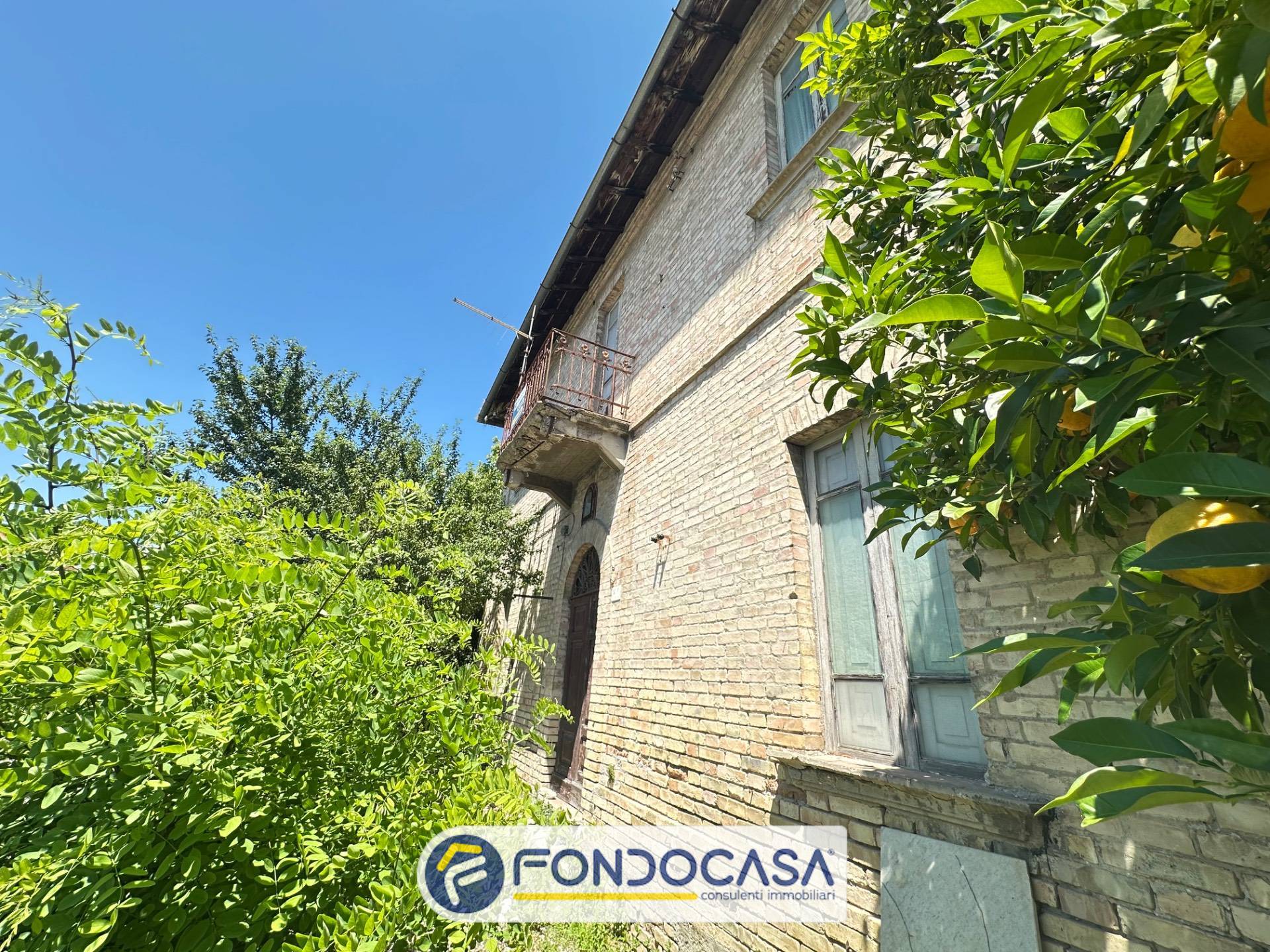 Casa indipendente in vendita a Ascoli Piceno, Croce di Tolignano