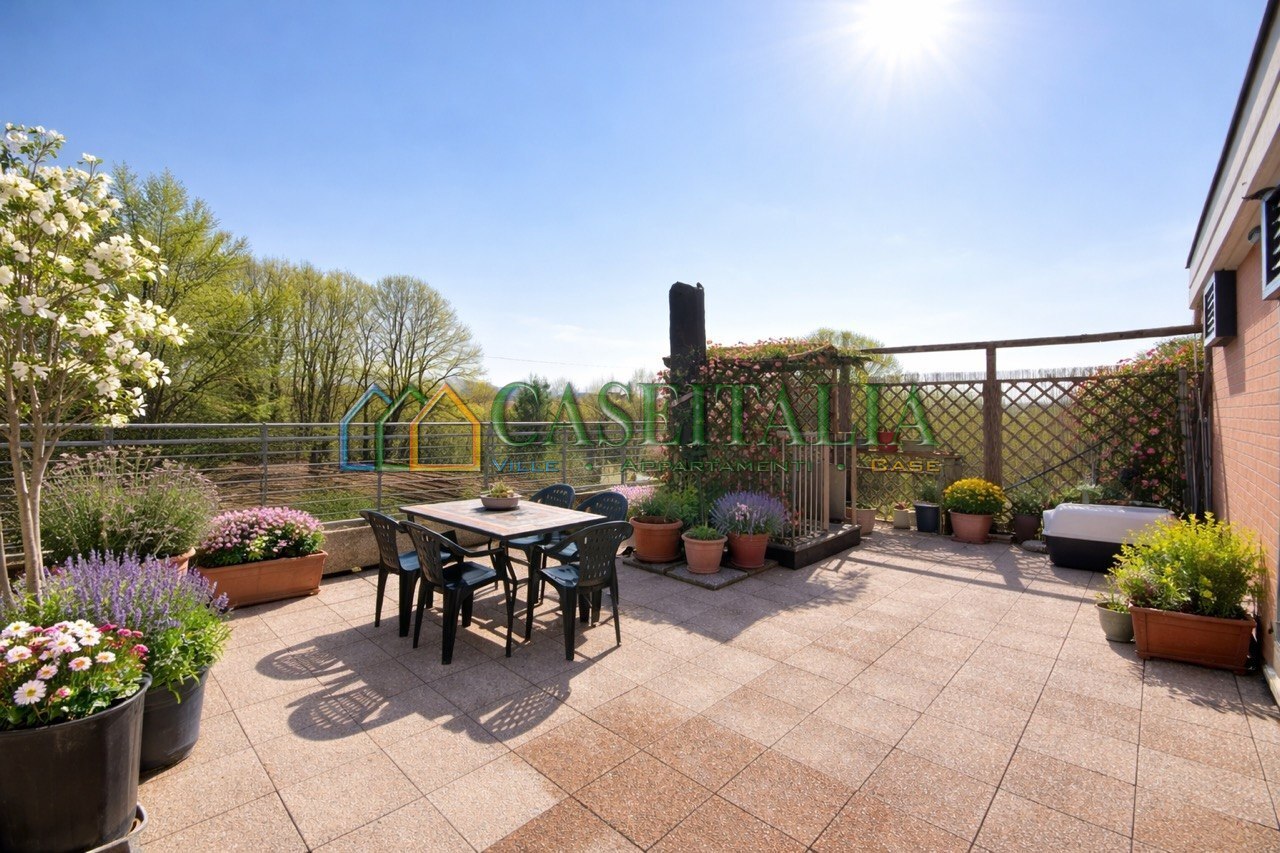 Attico con terrazzo in via leonardo da vinci 171, Grugliasco