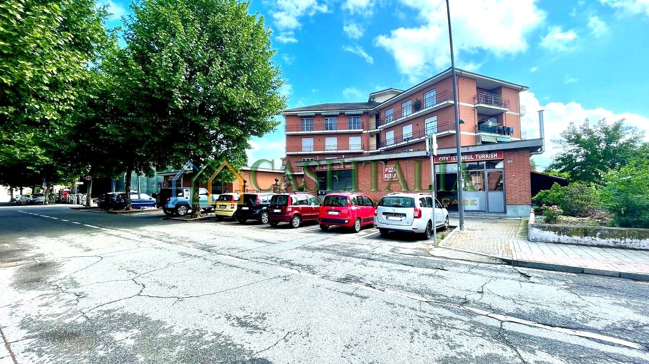 Locale commerciale in vendita in via stazione 78, None