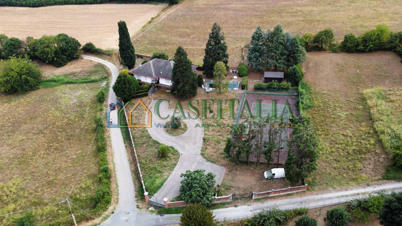 Villa con giardino in strada del closio 39, Buttigliera Alta
