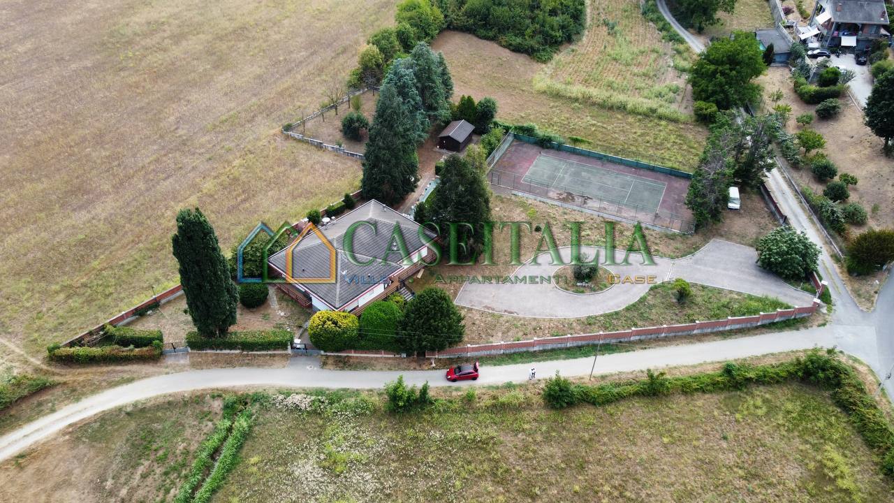 Villa con giardino in strada del closio 39, Buttigliera Alta