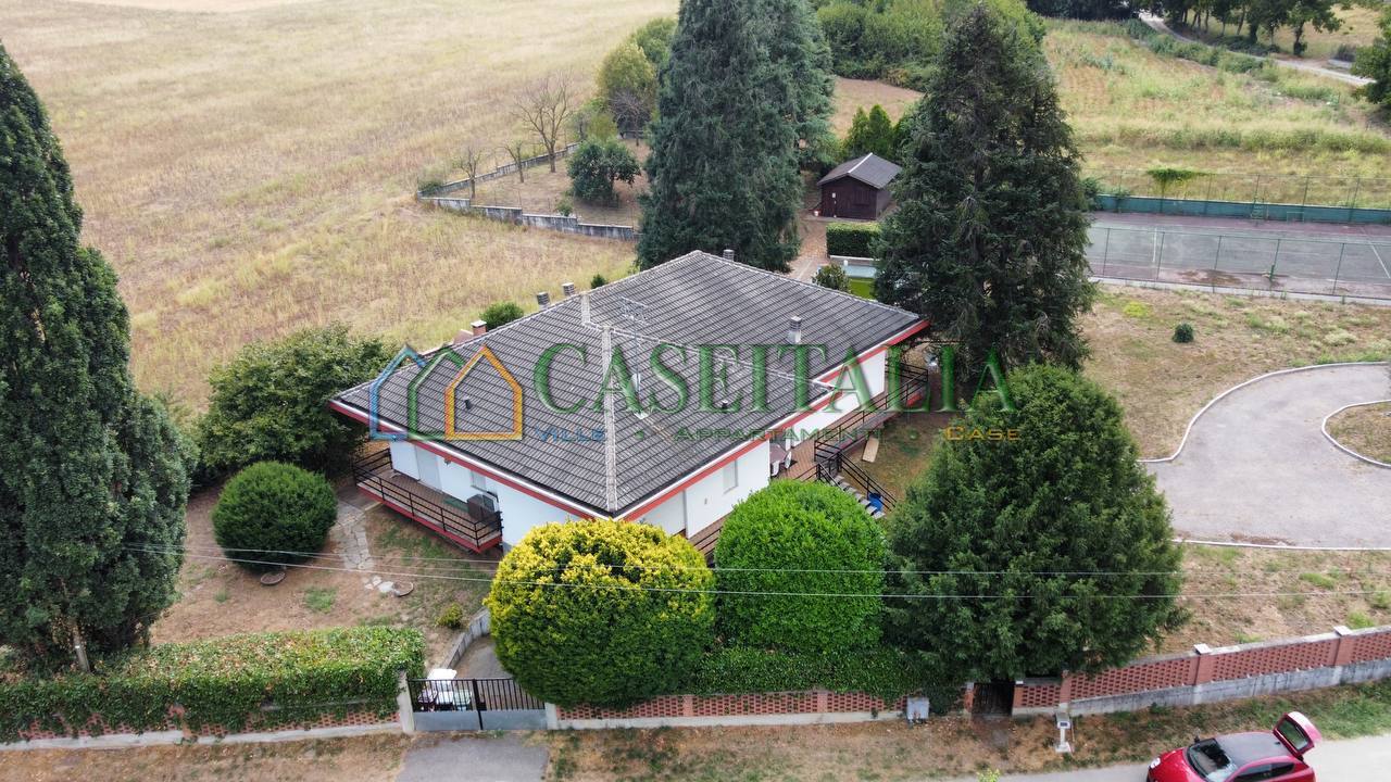 Villa con giardino in strada del closio 39, Buttigliera Alta