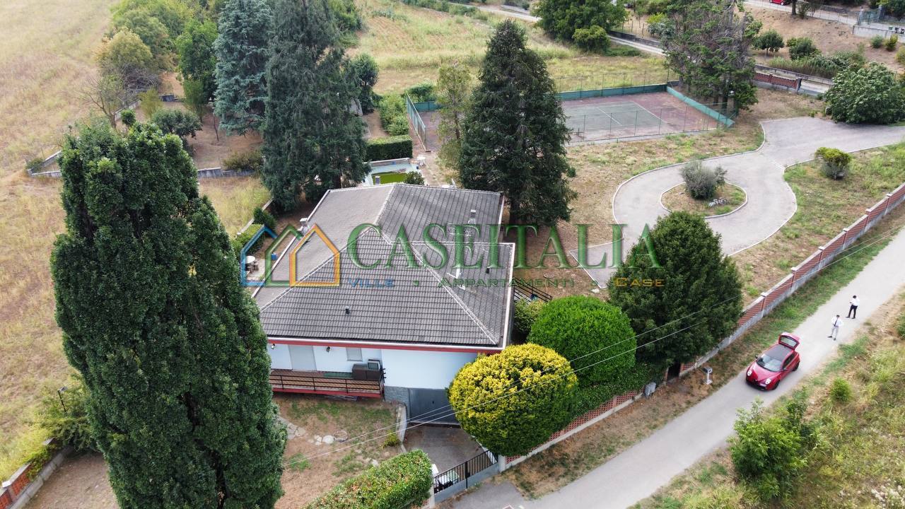 Villa con giardino in strada del closio 39, Buttigliera Alta