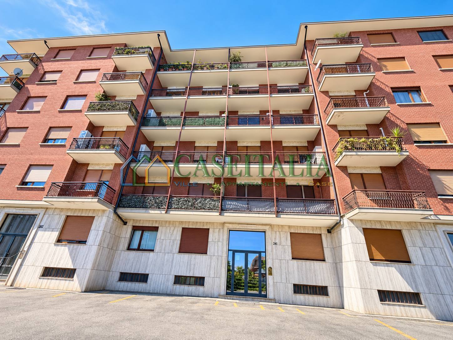 Quadrilocale con box in corso susa 241, Rosta