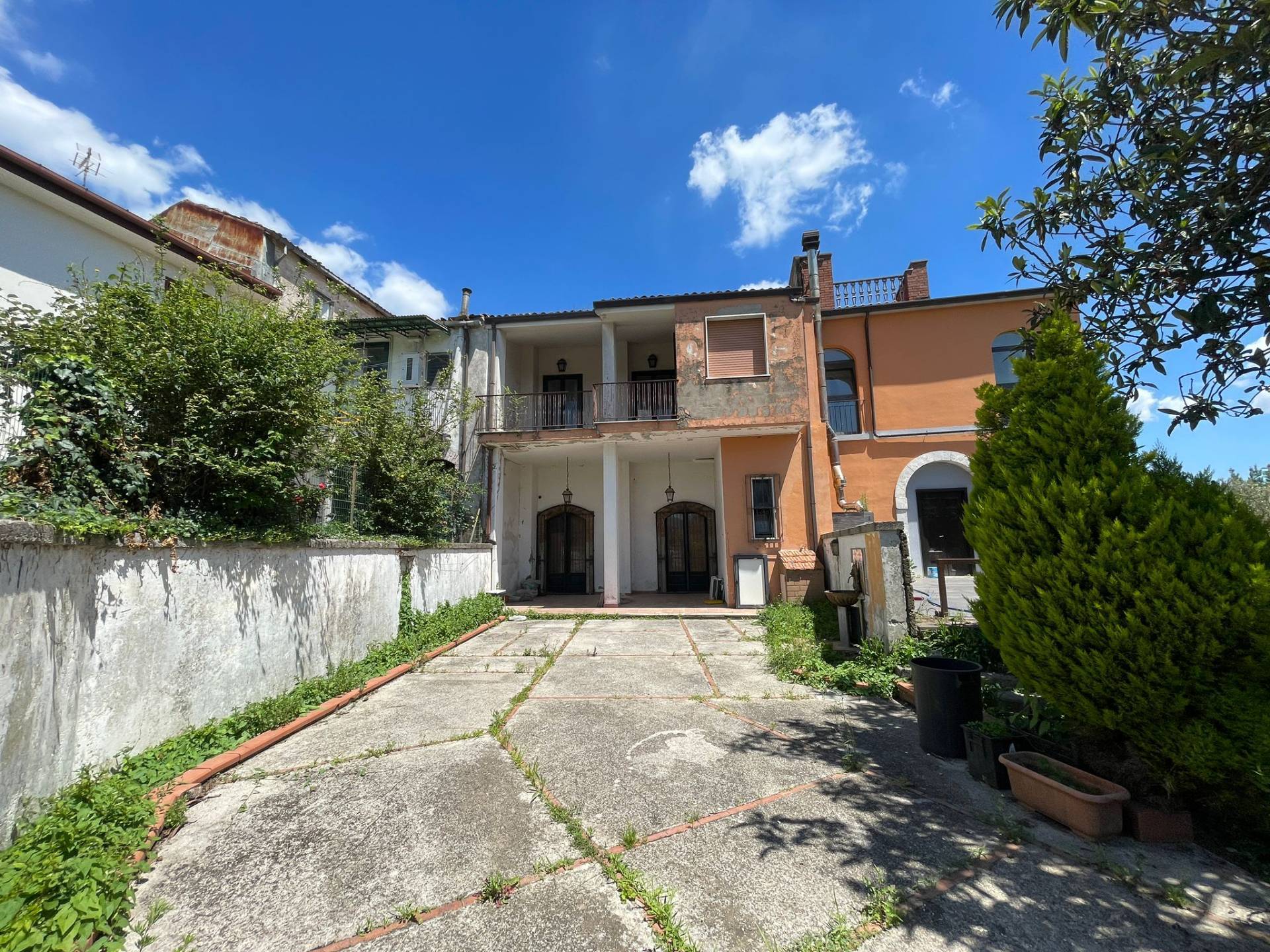 Casa indipendente con terrazzo a Cesinali