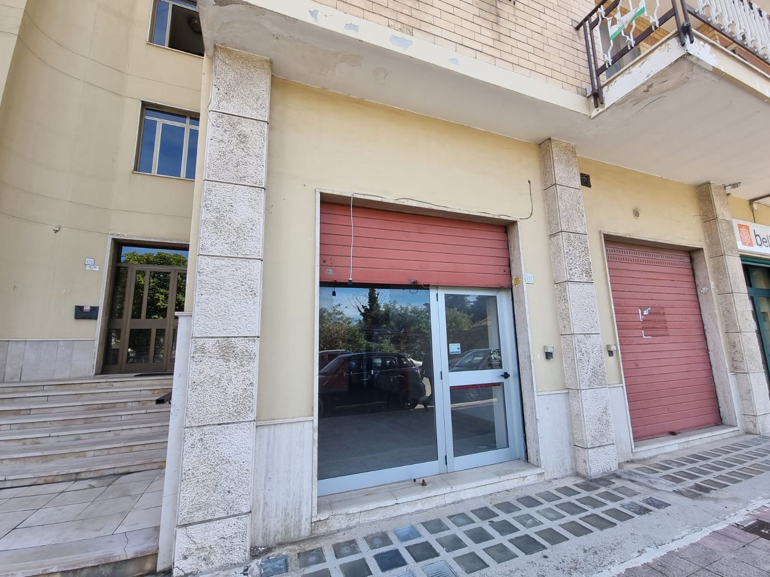 Locale commerciale in vendita a Avellino