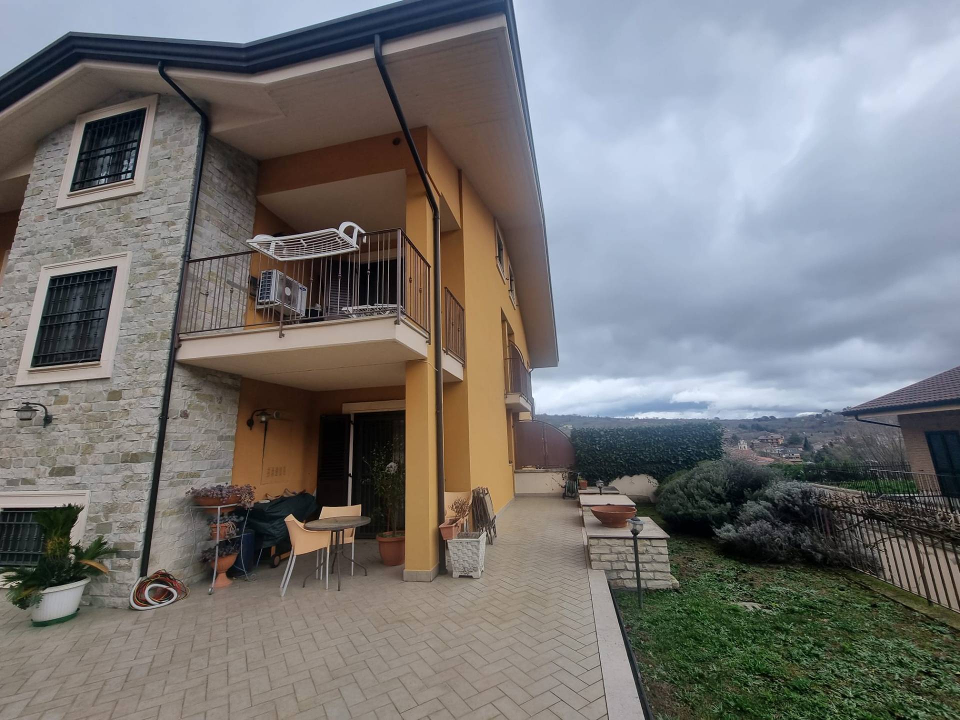 Villetta bifamiliare in vendita a Avellino, Valle