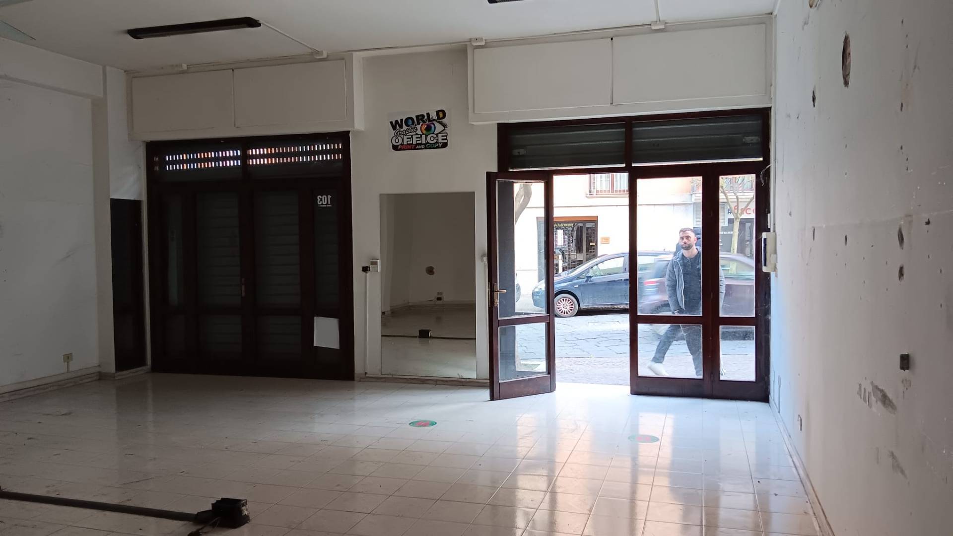 Locale commerciale in affitto a Avellino, Centro storico