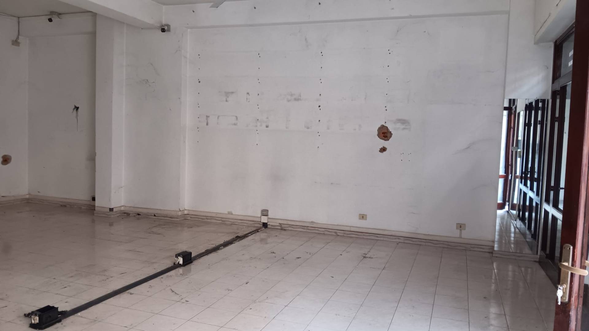 Locale commerciale in affitto a Avellino, Centro storico