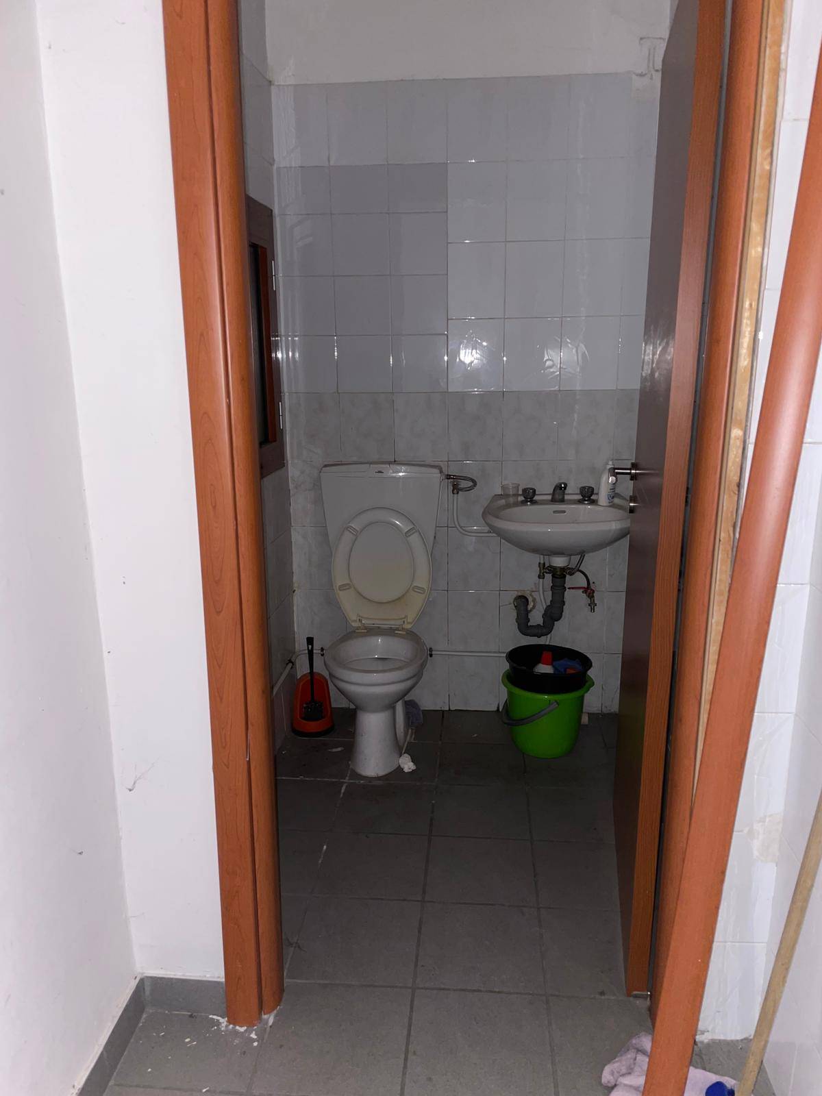 Locale commerciale in affitto a Avellino, Centro