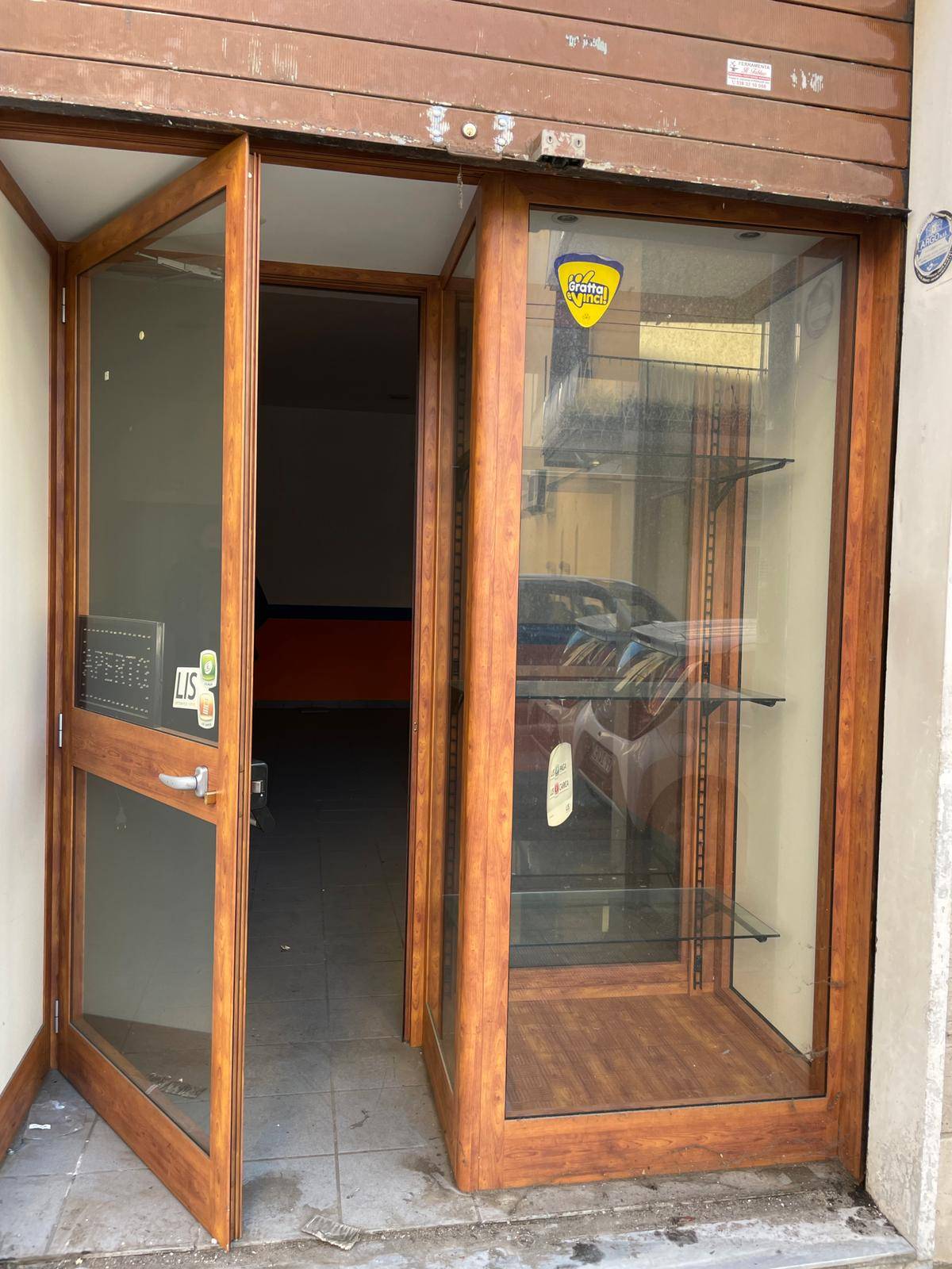 Locale commerciale in affitto a Avellino, Centro