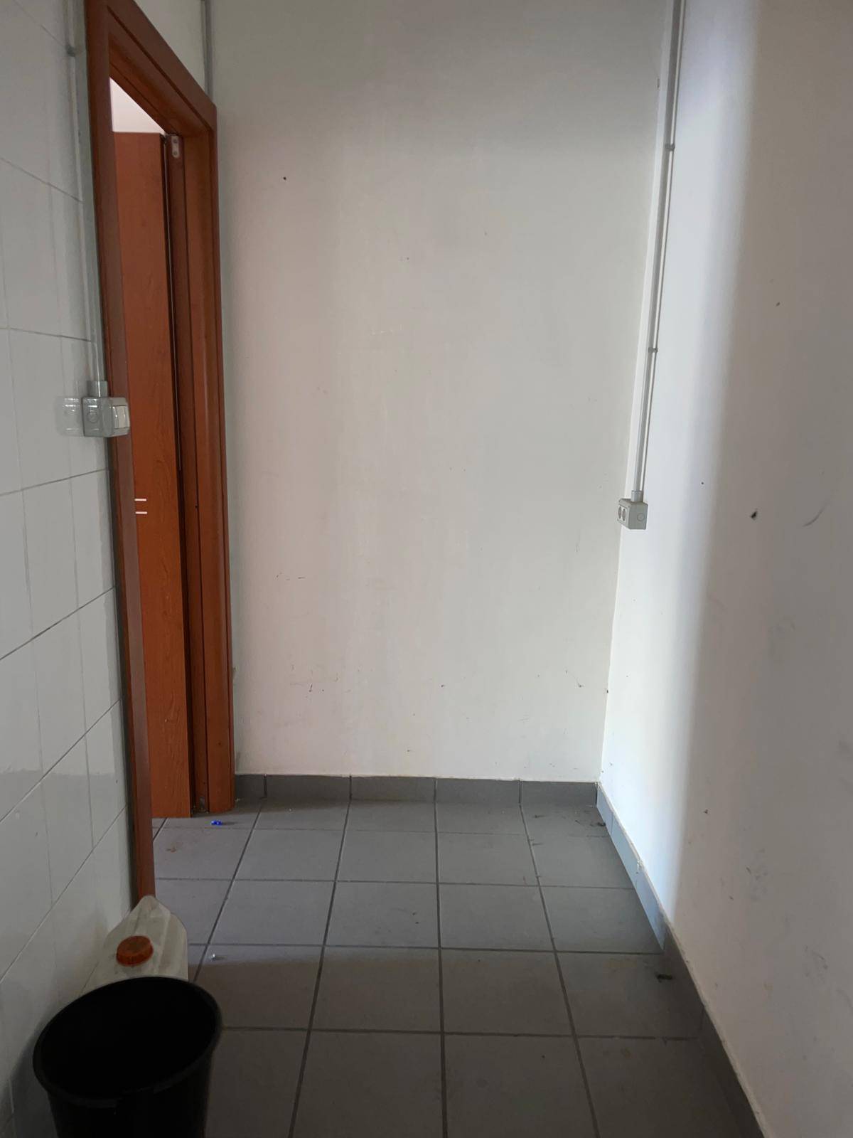 Locale commerciale in affitto a Avellino, Centro