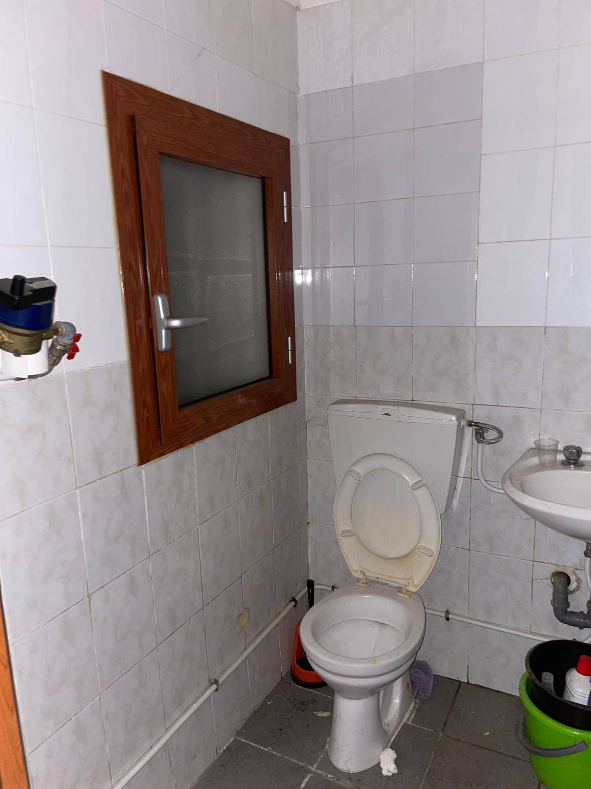 Locale commerciale in affitto a Avellino, Centro