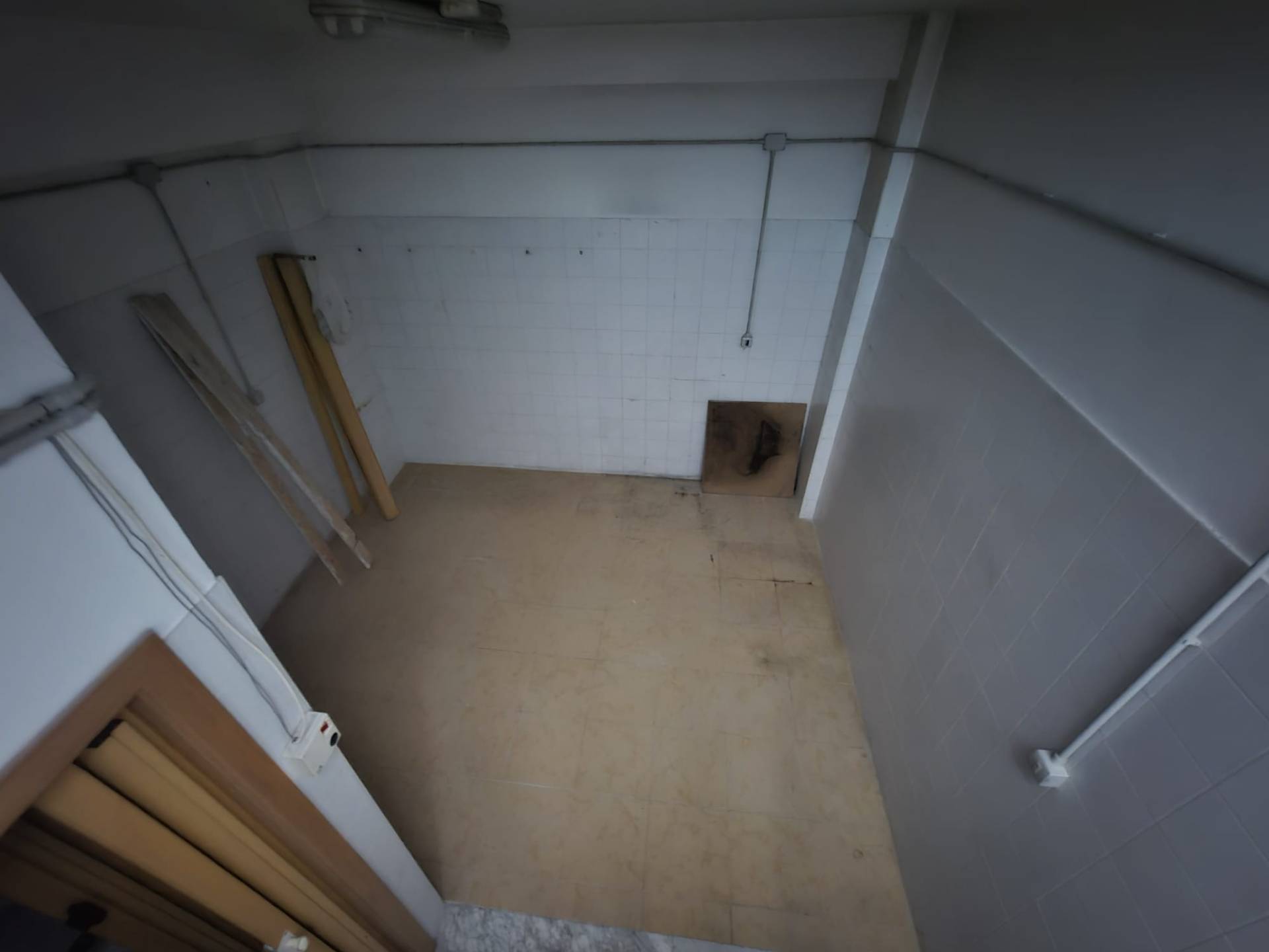 Locale commerciale in vendita a Avellino, Centro storico