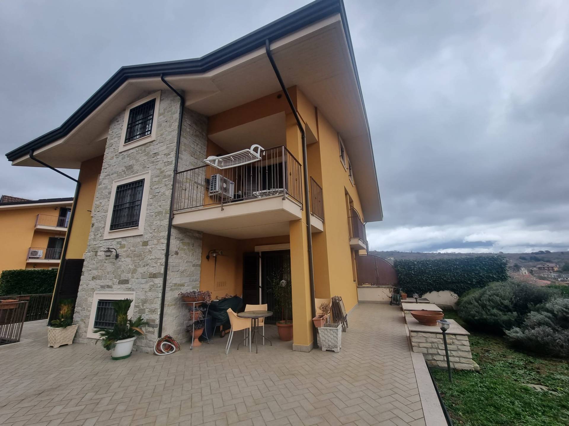 Villetta bifamiliare in vendita a Avellino, Valle