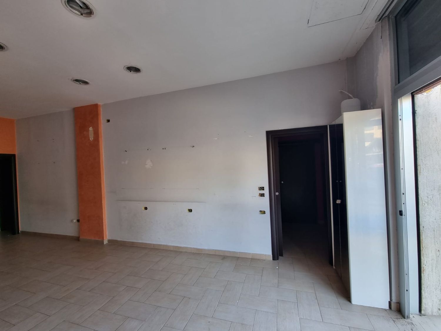 Locale commerciale in vendita a Avellino