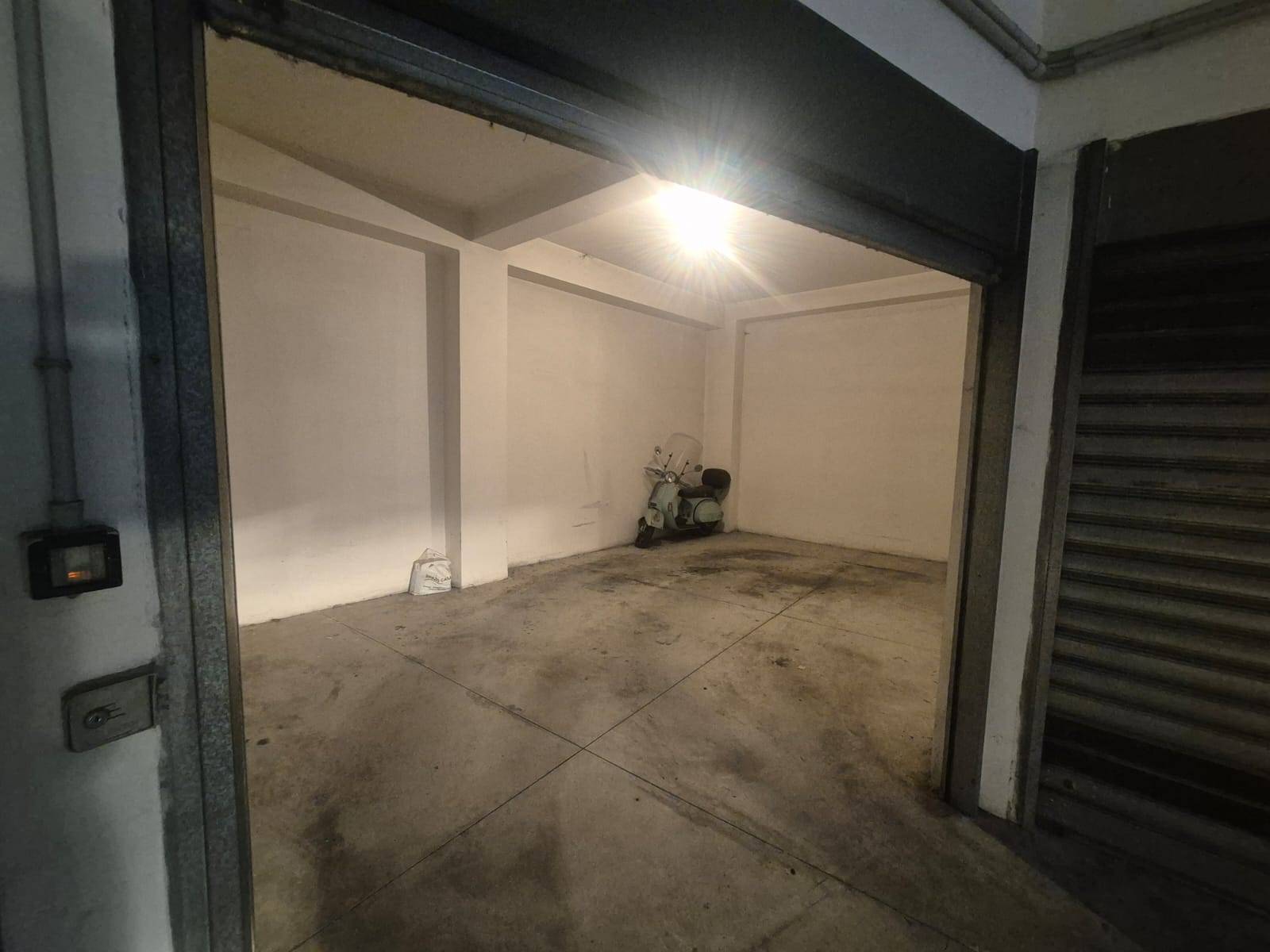 Box o garage in vendita a Avellino, Centro