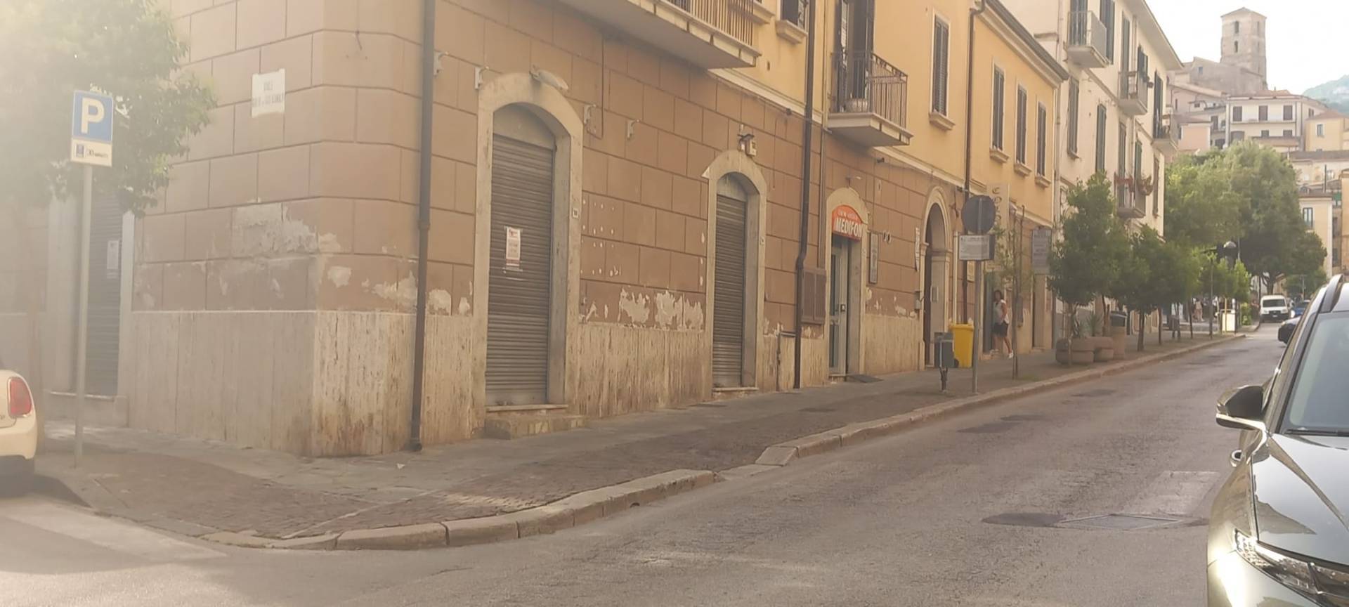 Locale commerciale in affitto a Eboli, Piazza della Repubbliuca