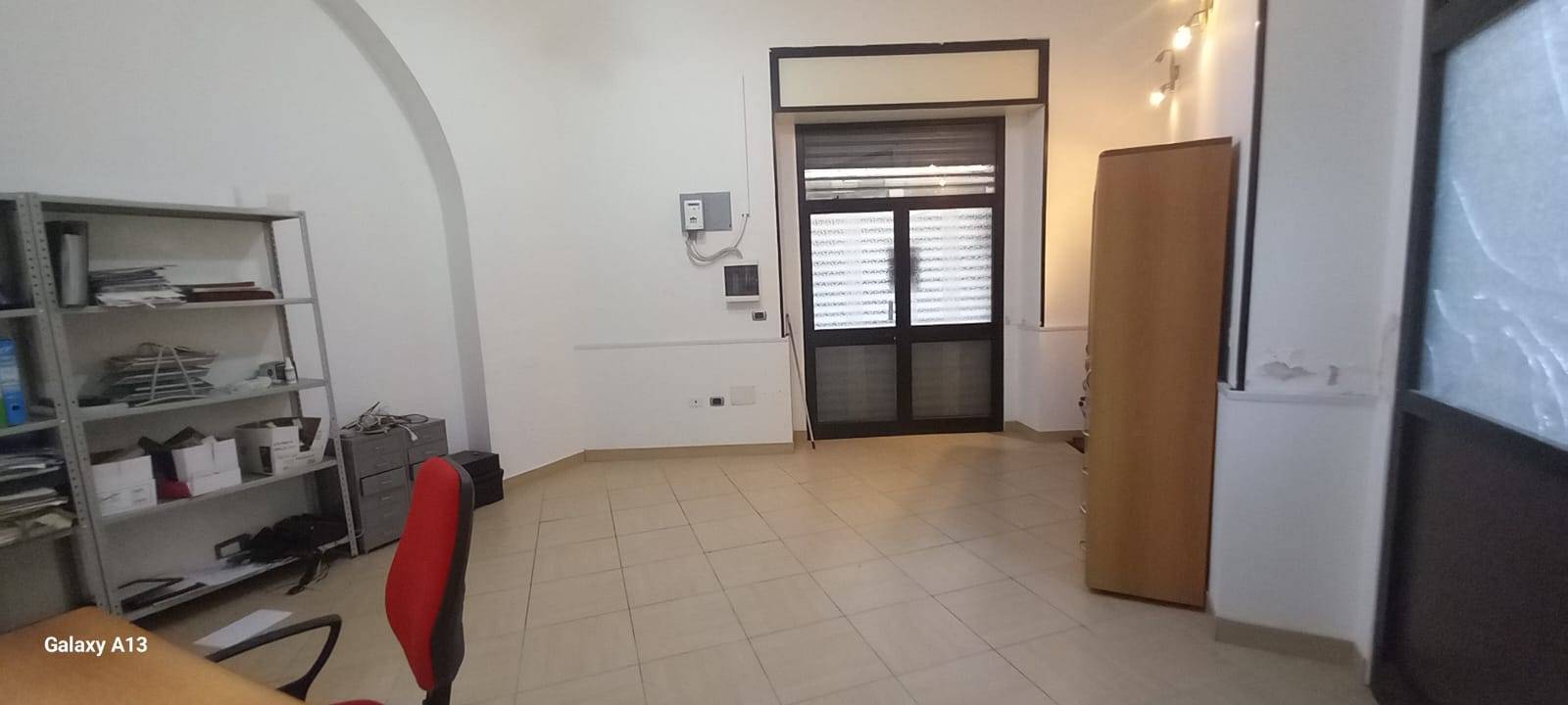 Locale commerciale in affitto a Eboli, Piazza della Repubbliuca