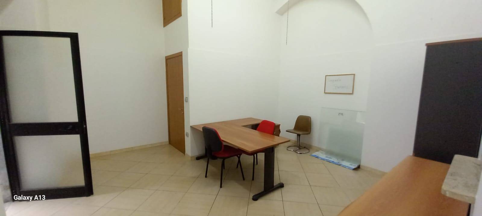 Locale commerciale in affitto a Eboli, Piazza della Repubbliuca