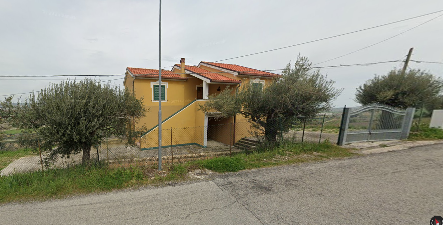 Casa indipendente con giardino, Atri casoli