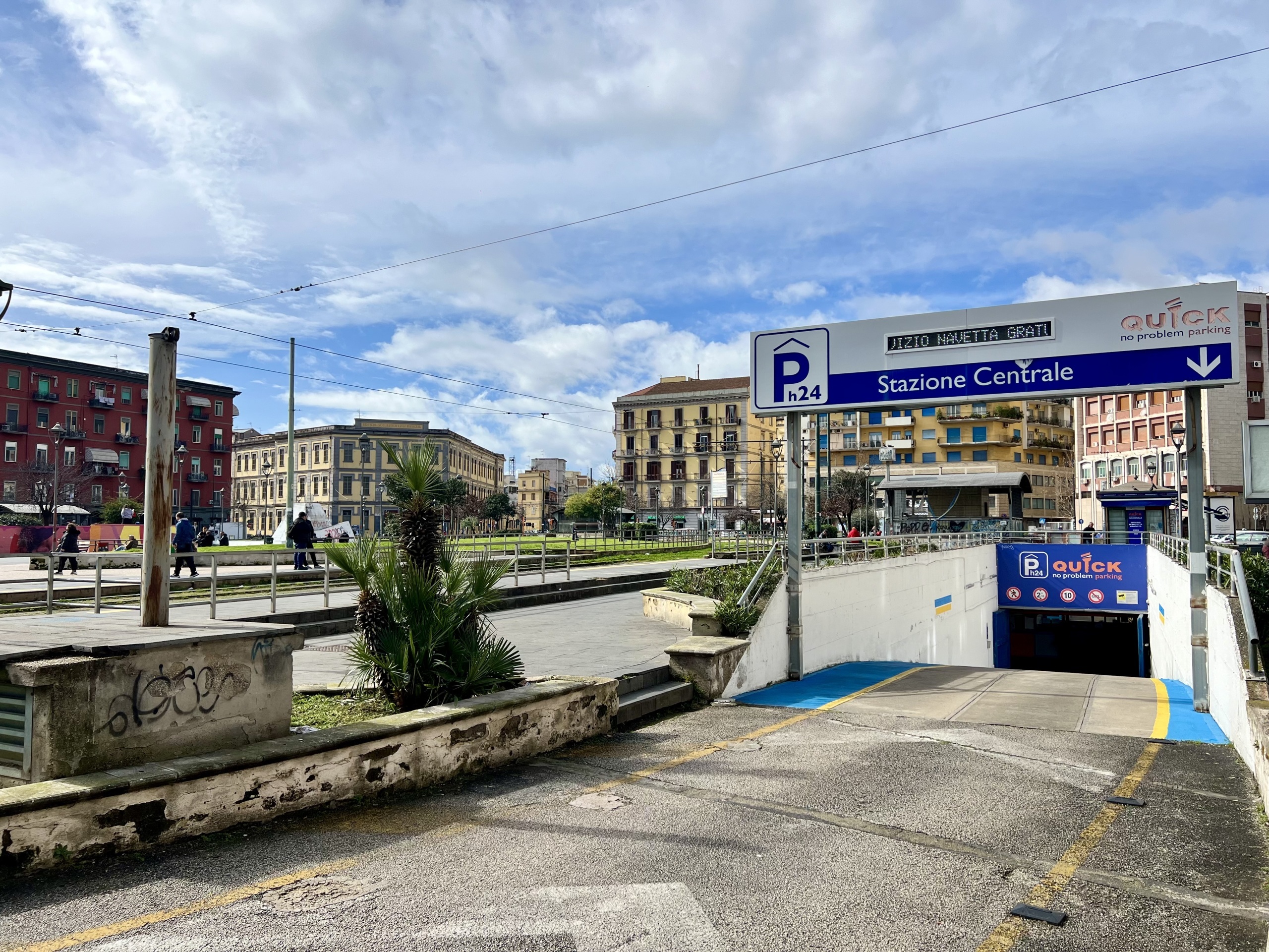 Posto auto coperto in vendita in piazza nazionale, Napoli