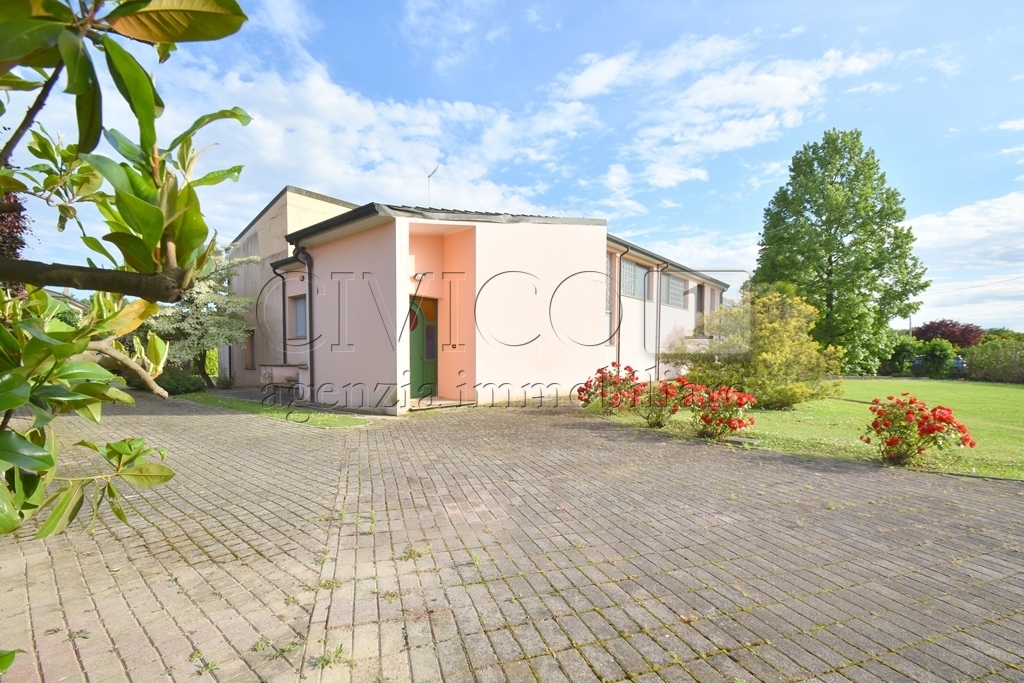 Casa indipendente con giardino in via capodistria 1, San Michele al Tagliamento