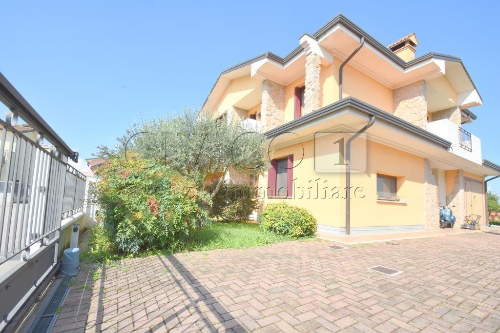 Casa indipendente con giardino in via negrin 13, Camisano Vicentino