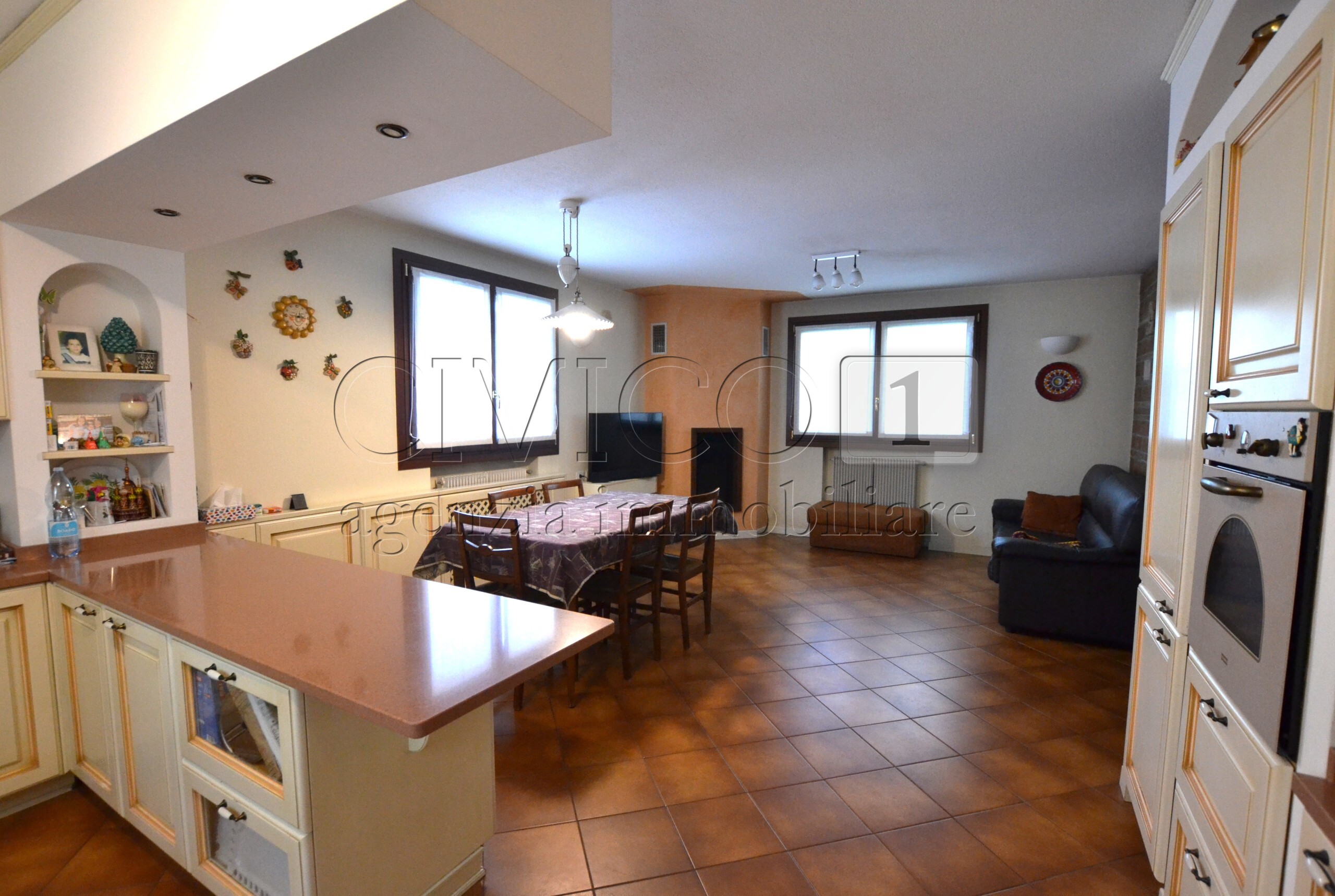 Casa indipendente con giardino in via galileo galilei 4, Albignasego