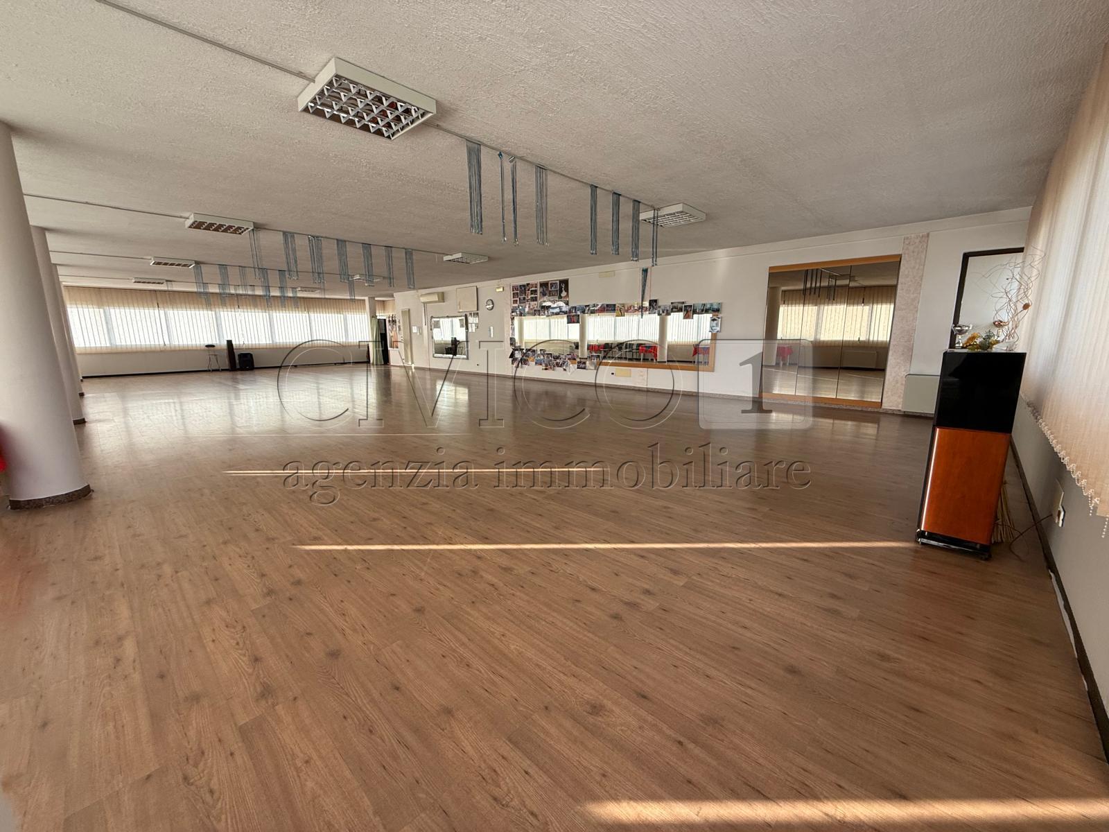 Locale commerciale classe A4 in via italia unita 1, Torri di Quartesolo