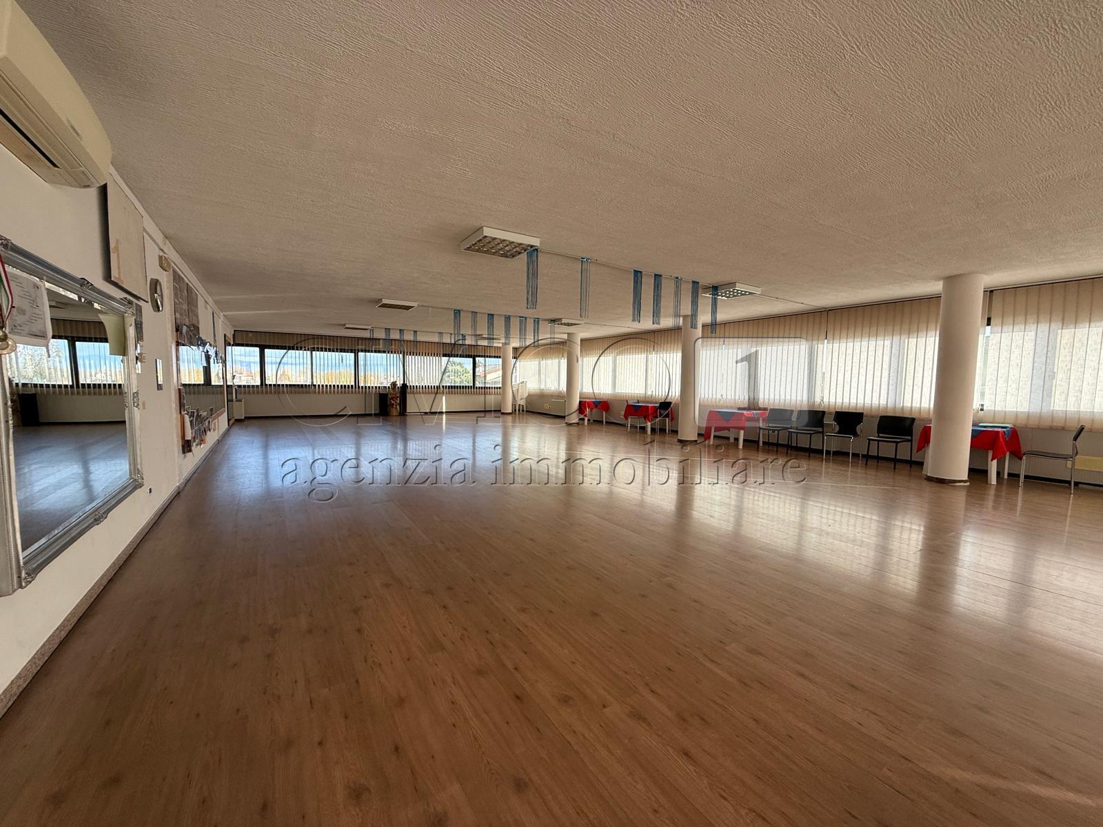 Locale commerciale classe A4 in via italia unita 1, Torri di Quartesolo