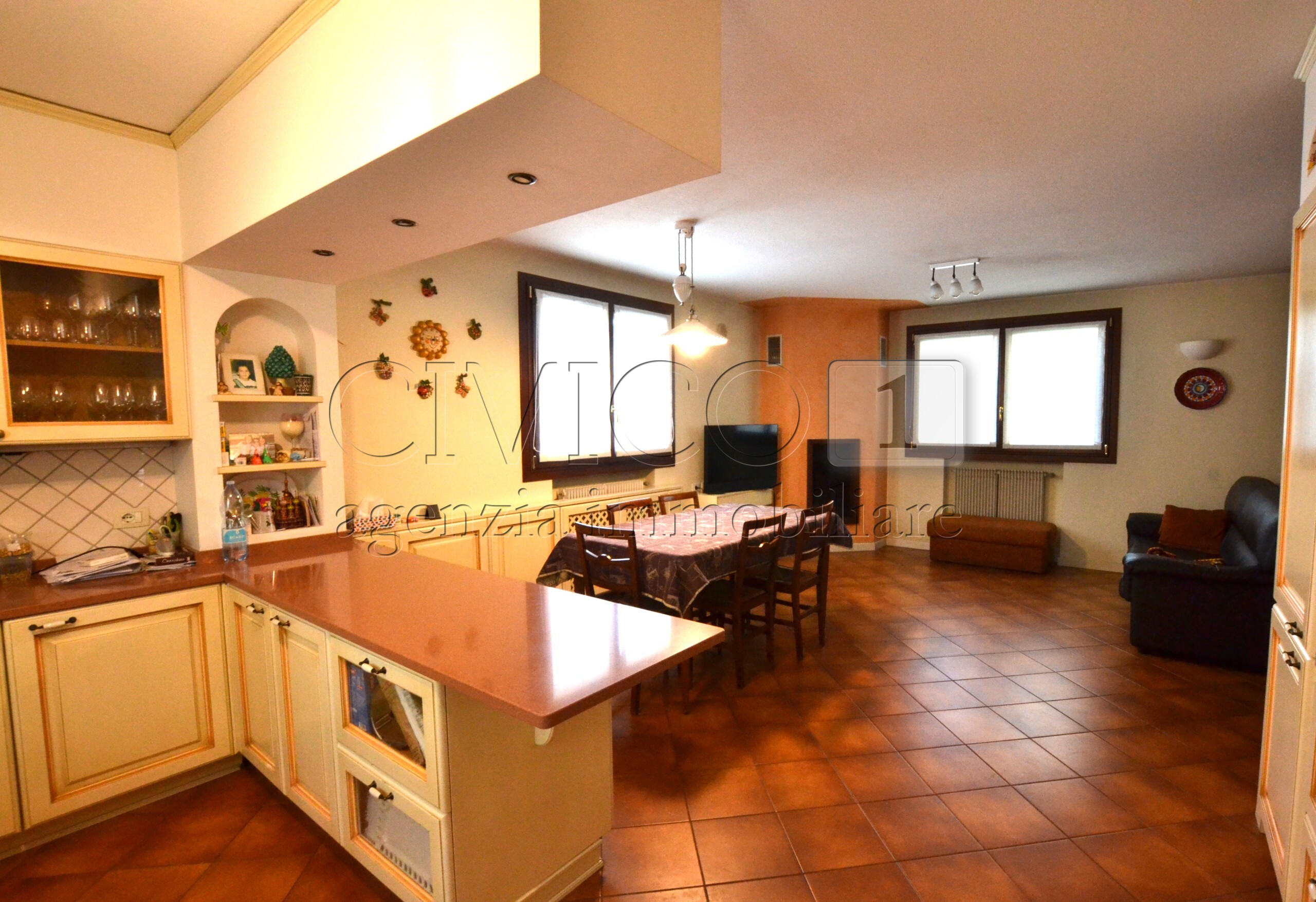 Casa indipendente con giardino in via galileo galilei 4, Albignasego