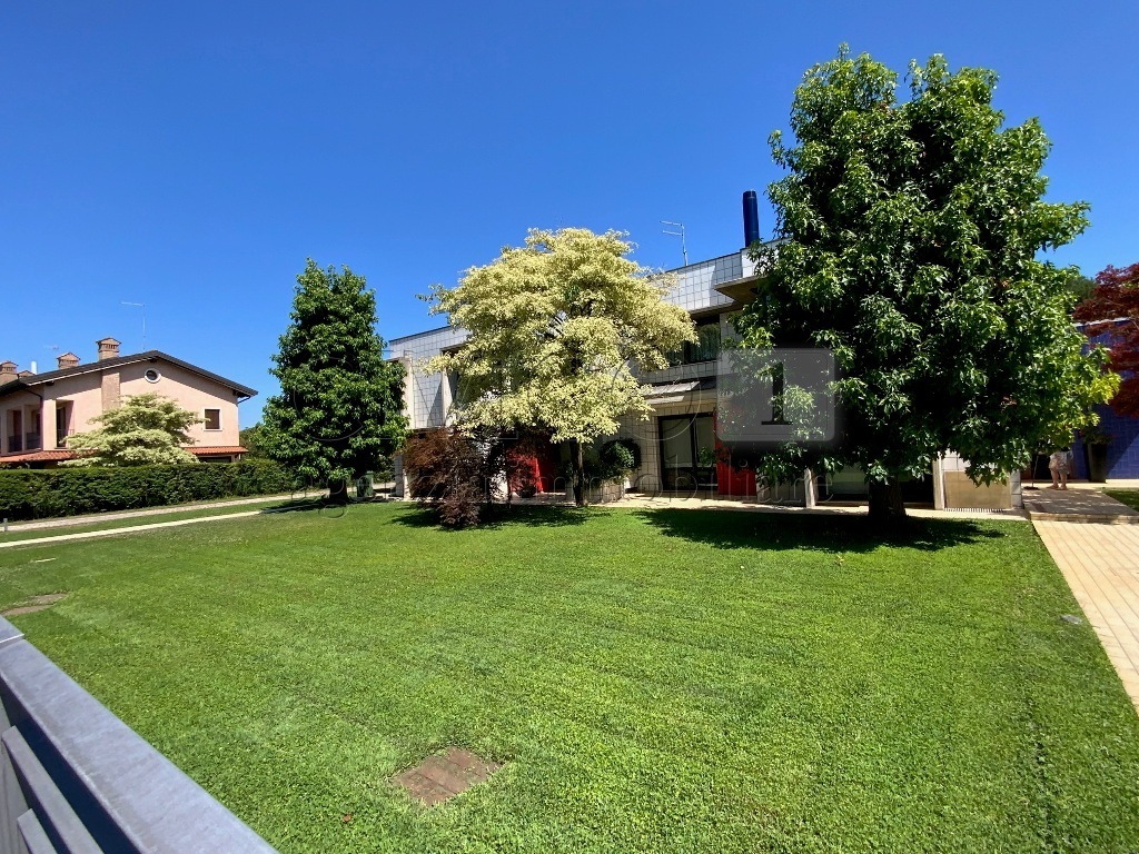 Casa indipendente con giardino in via deledda 13, Selvazzano Dentro