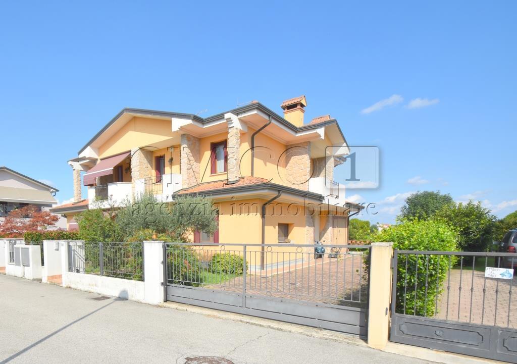 Casa indipendente con giardino in via negrin 13, Camisano Vicentino