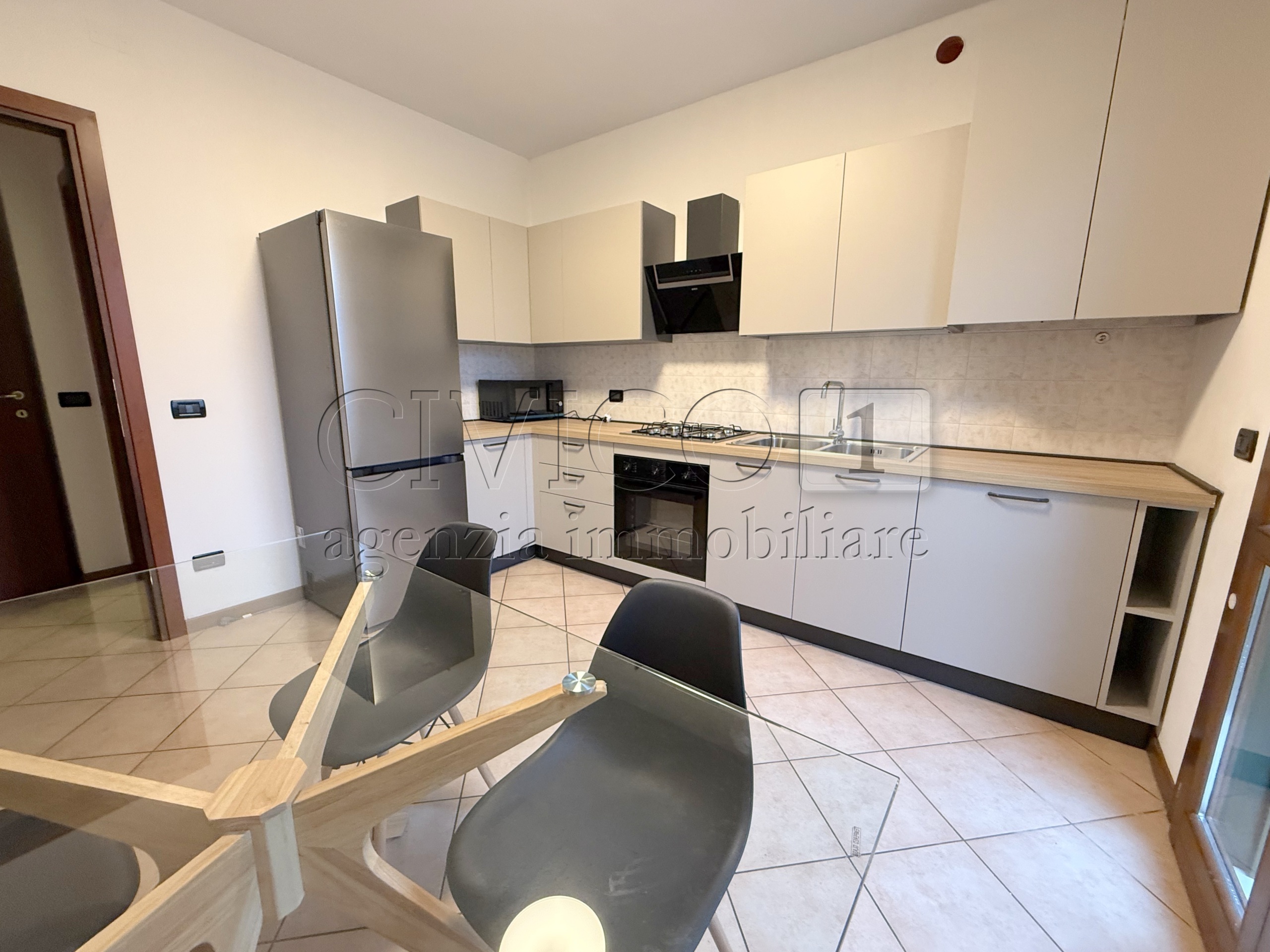 Quadrilocale con giardino in via mont� 159, Padova