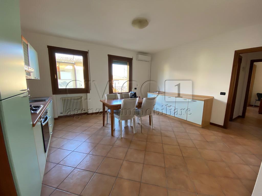 Trilocale con terrazzo in strada ca' balbi 436, Vicenza