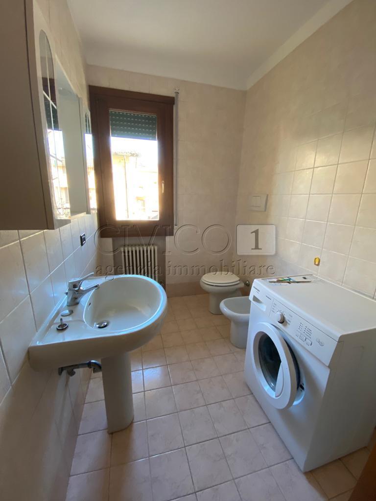 Trilocale con terrazzo in strada ca' balbi 436, Vicenza