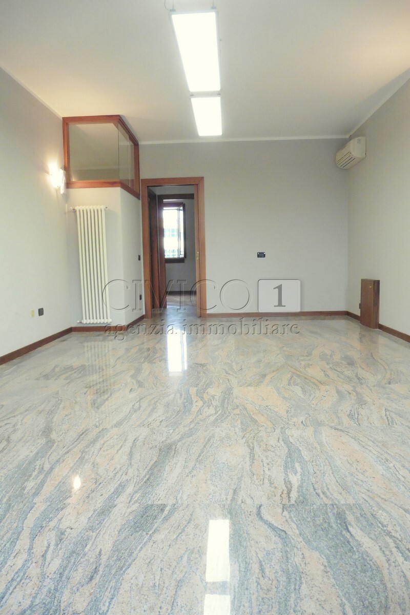 Ufficio in affitto in via pola, Torri di Quartesolo