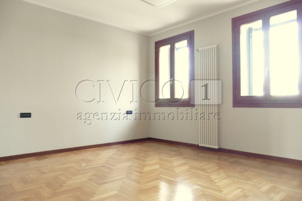 Ufficio in affitto in via pola, Torri di Quartesolo